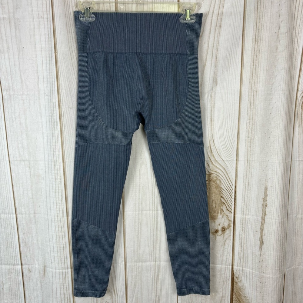 Leggings Hi-Rise Ribbed Stretchy Active Wear Seamless Blue Size Small/Medium - Picture 2 of 11